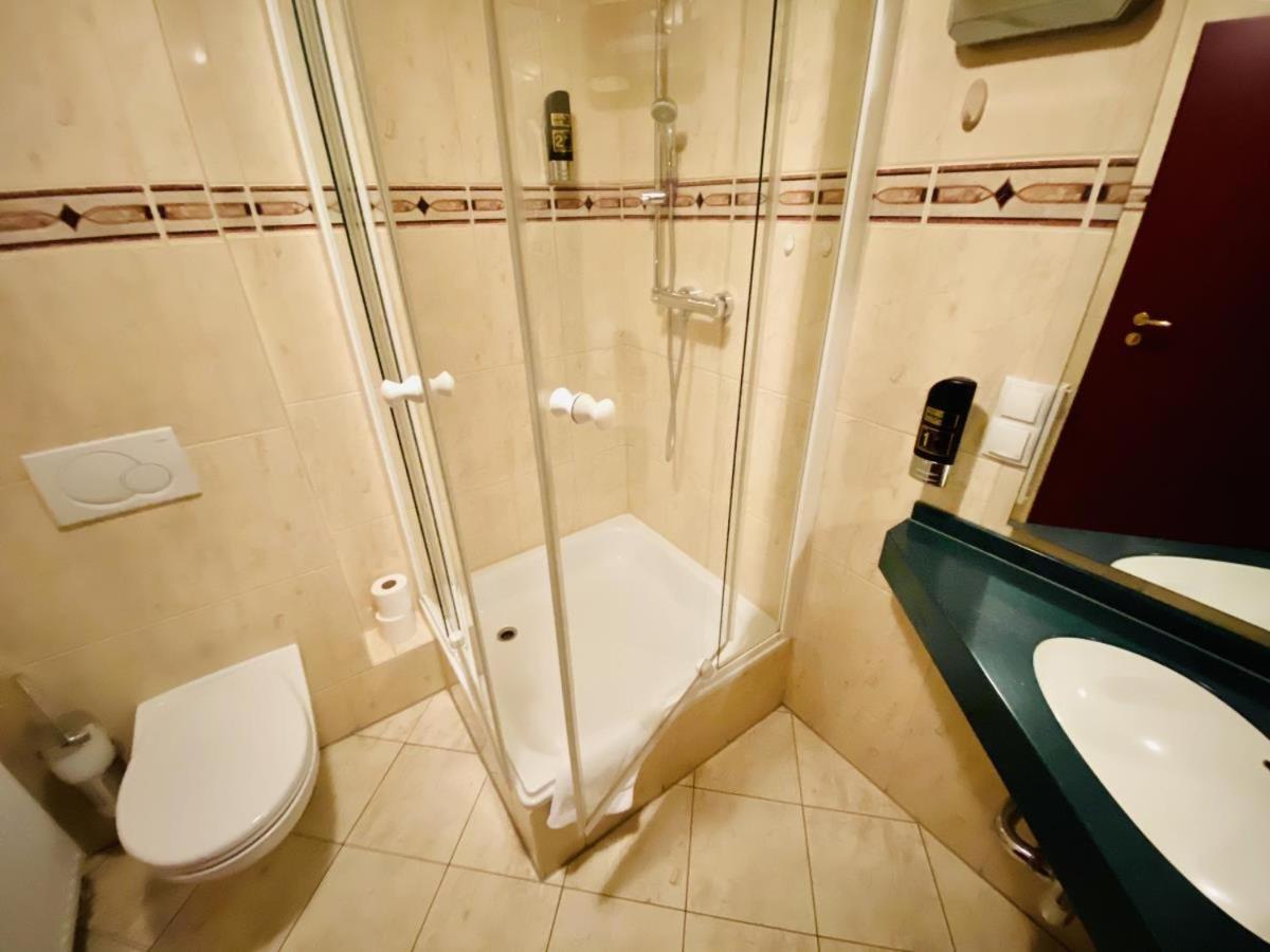 Doppelzimmer Lounge, Direkt Am Alten Strom Rostock Exterior foto
